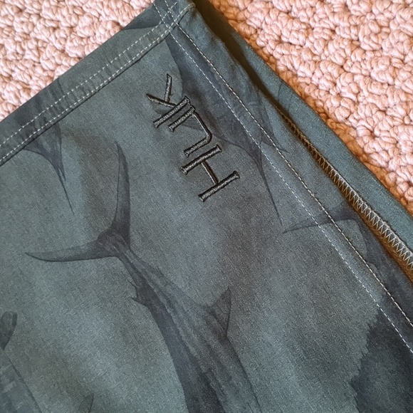 Huk Performance Fishing Shorts - Picture 2 of 8